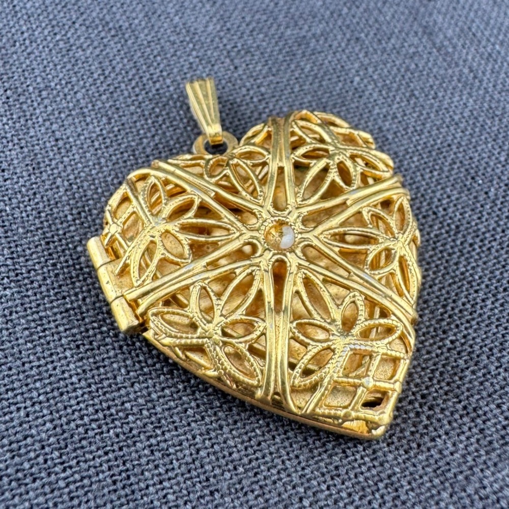Vintage Heart Gold Tone Filigree Locket Pendant Openwork Floral Design